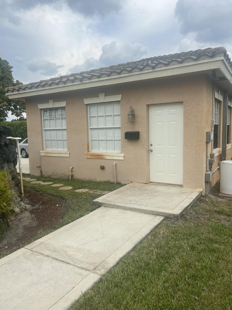 1462 40th Street - Photo 0