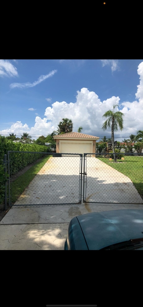 1462 40th Street - Photo 1