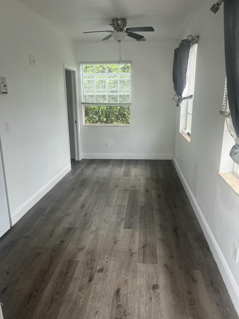 1462 40th Street - Photo 2