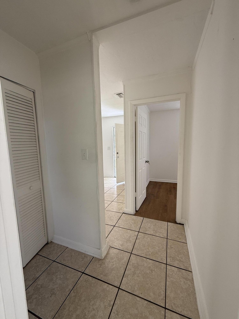 865 W 3rd Street - Photo 6