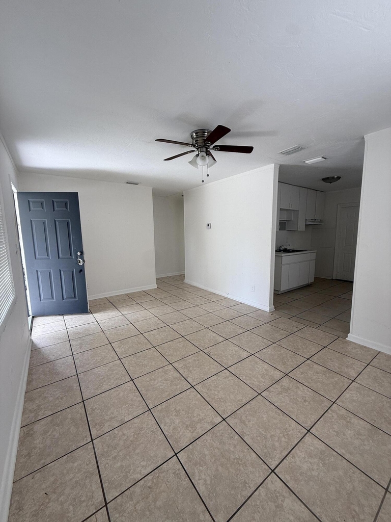 865 W 3rd Street - Photo 1