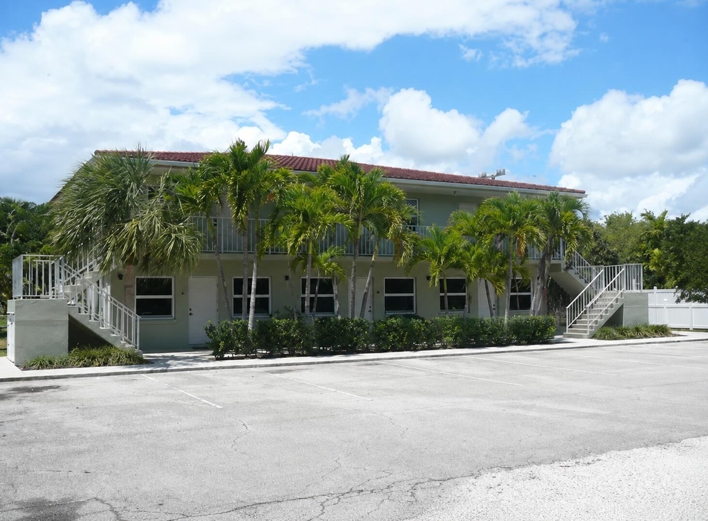 2319 Tamarind Drive - Photo 2