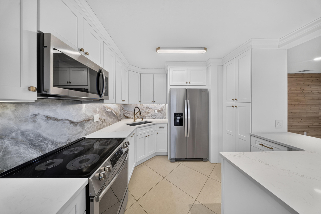 2319 Tamarind Drive - Photo 3