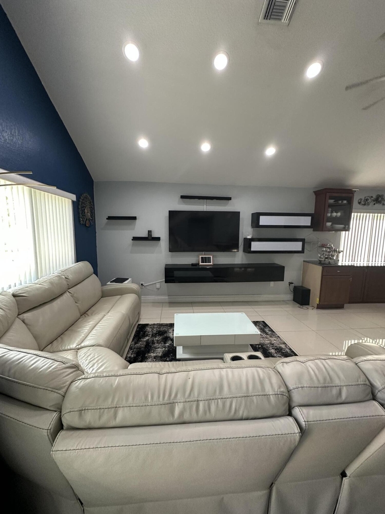 8 Elton Place - Photo 1