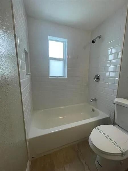 2505 Avenue L - Photo 2