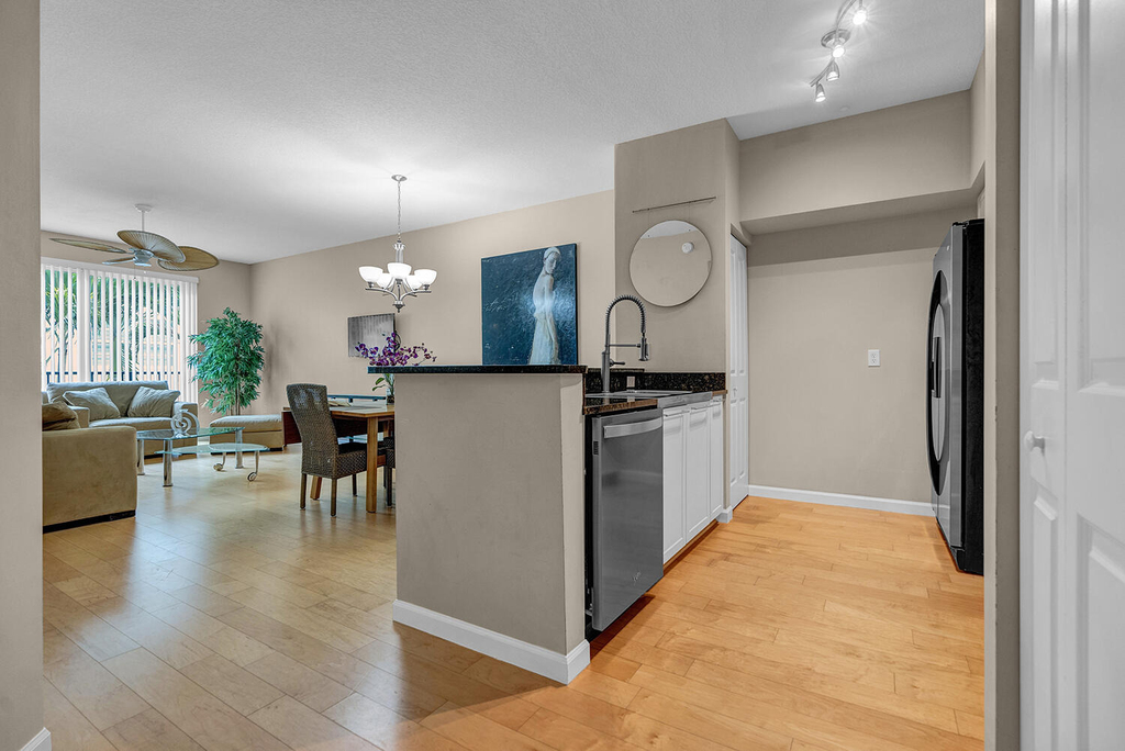 235 Ne 1st Street - Photo 1