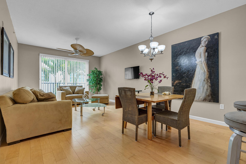 235 Ne 1st Street - Photo 0