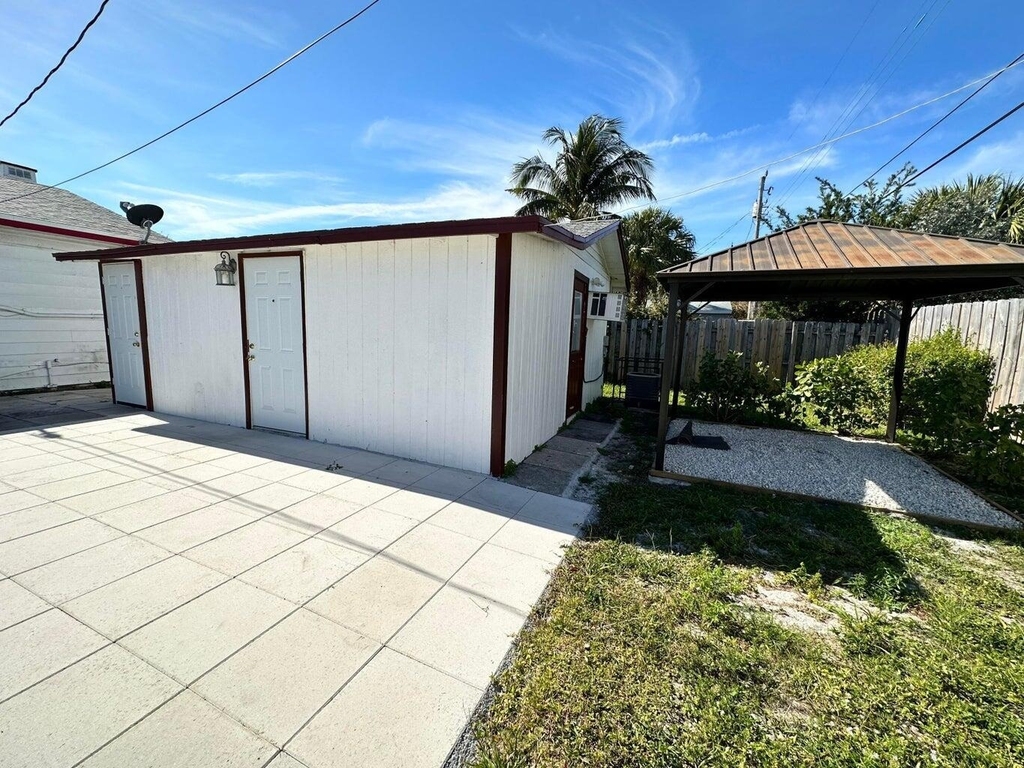 613 54th Street - Photo 3