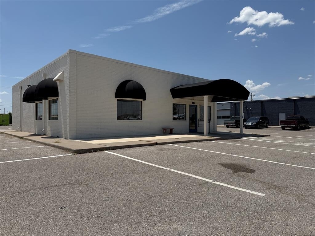 11704 S Western Avenue - Photo 2
