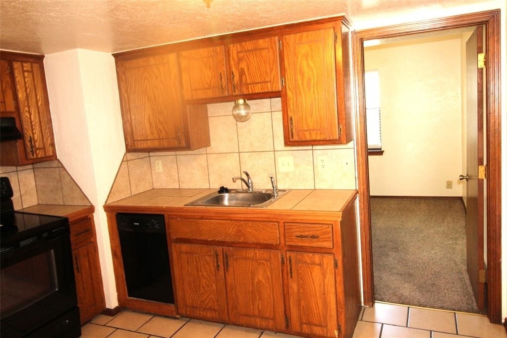 1901 E Lindsey Street - Photo 7