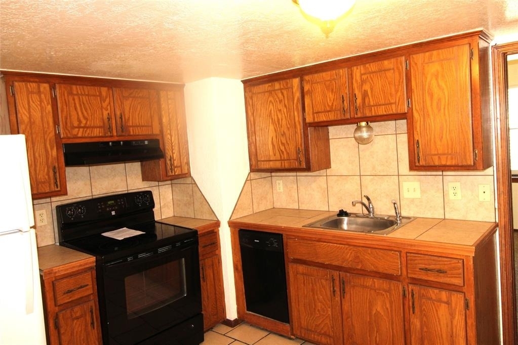 1901 E Lindsey Street - Photo 5