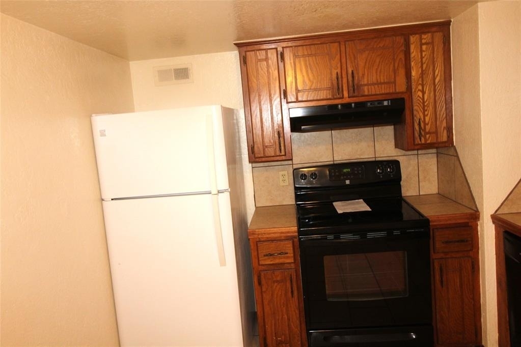 1901 E Lindsey Street - Photo 8