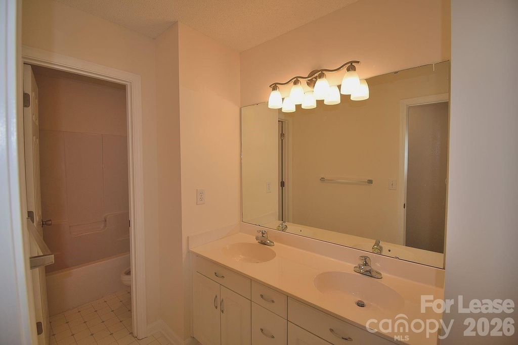 2941 Glen Summit Drive - Photo 15