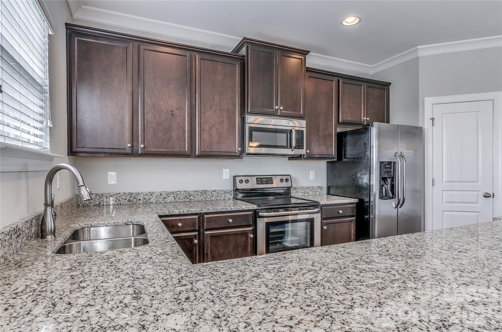 359 Halton Crossing Drive Sw - Photo 3