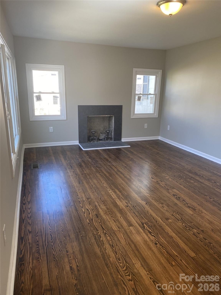 808 Weldon Street N - Photo 3