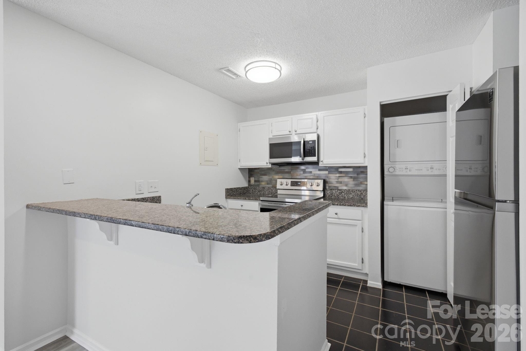 18865 Vineyard Point Lane - Photo 7