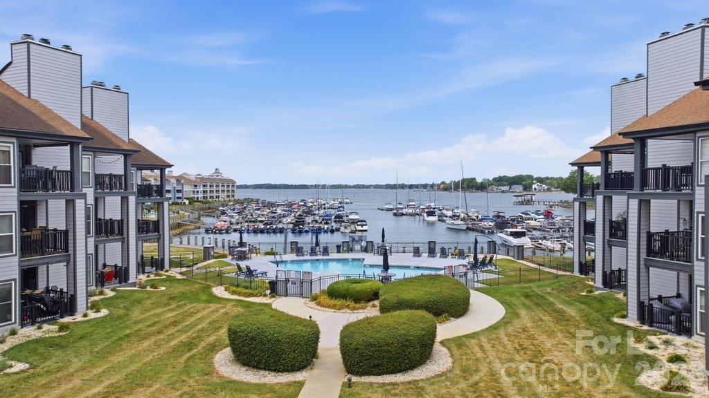 18865 Vineyard Point Lane - Photo 19