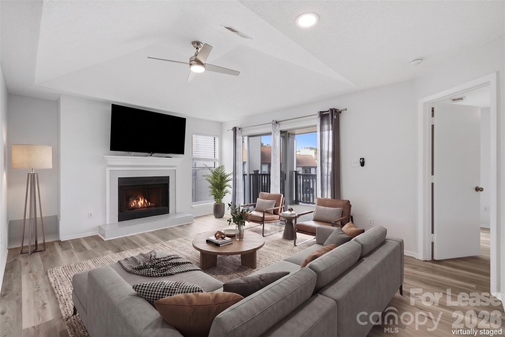 18865 Vineyard Point Lane - Photo 2
