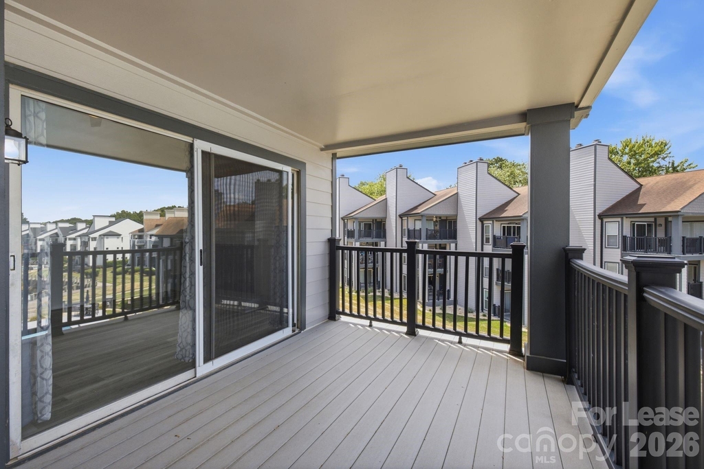 18865 Vineyard Point Lane - Photo 14