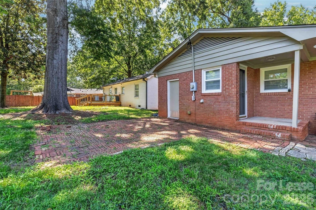 1634 Van Buren Avenue - Photo 25