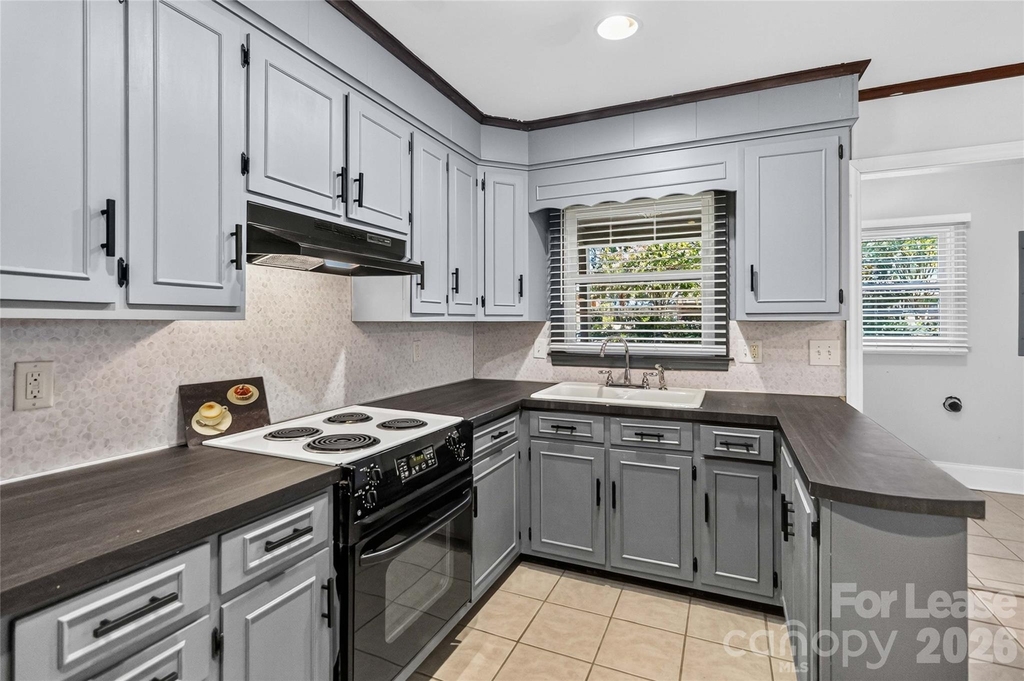 1634 Van Buren Avenue - Photo 11