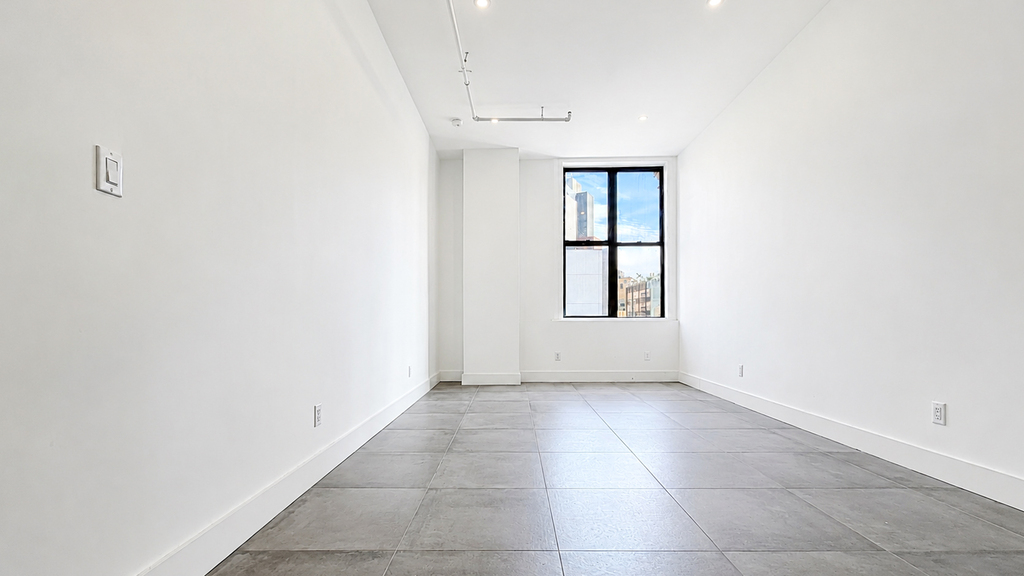 81 Willoughby Street - Photo 0