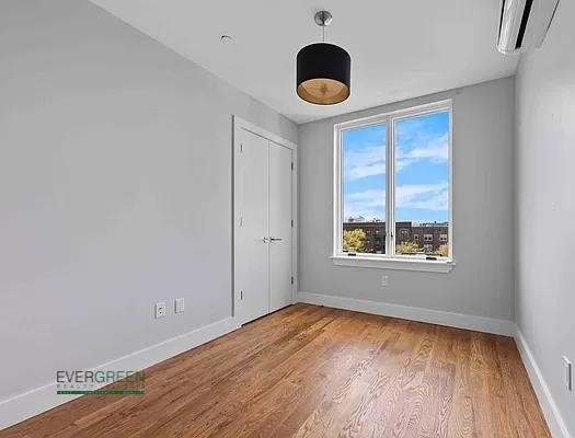 680 East 21st Street - Photo 4