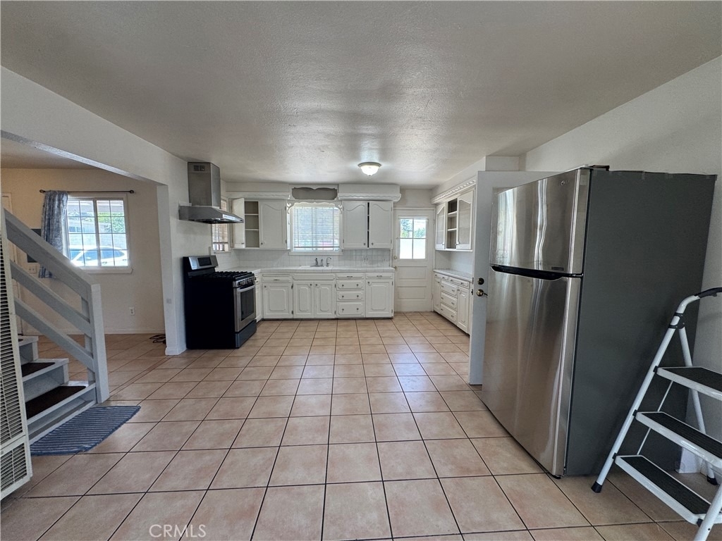 758 W Longden - Photo 11
