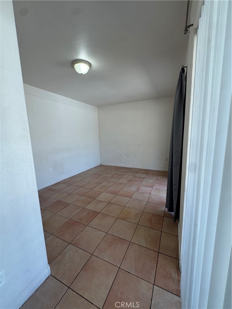 758 W Longden - Photo 1
