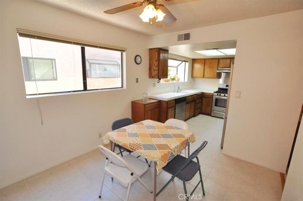 2612 W Grand Avenue - Photo 9