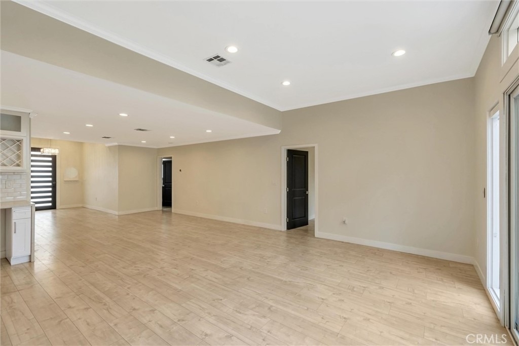 17227 Keswick Street - Photo 17