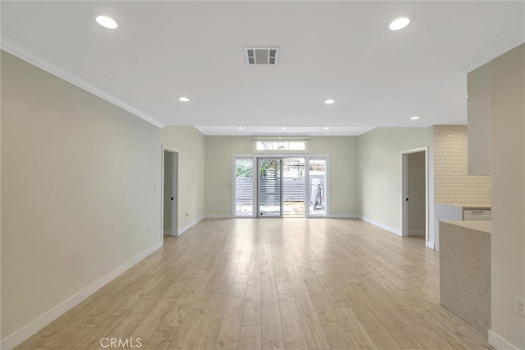 17227 Keswick Street - Photo 8