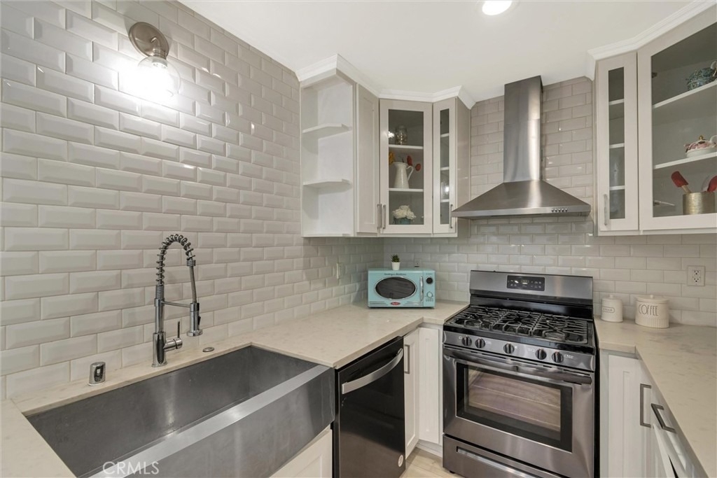 17227 Keswick Street - Photo 12