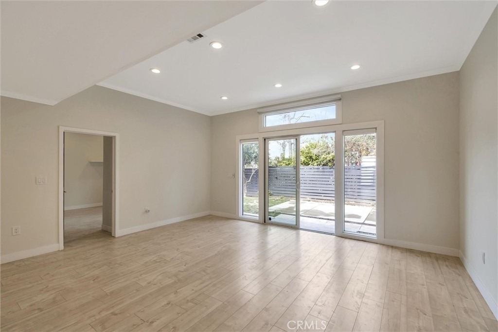 17227 Keswick Street - Photo 18