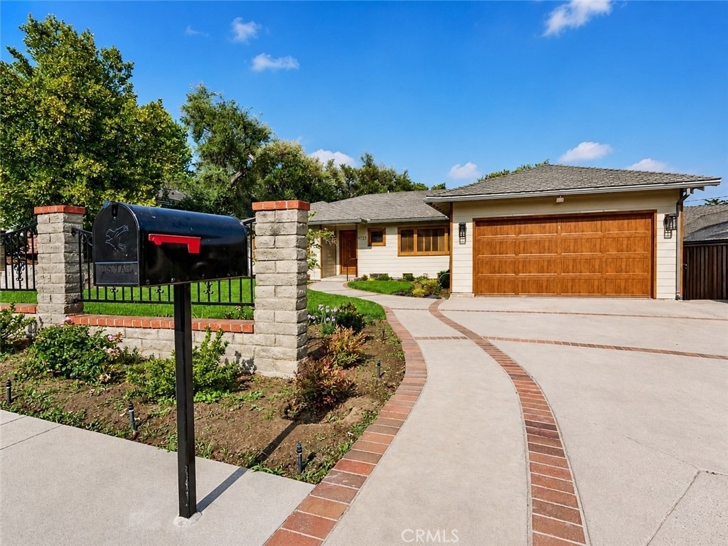 4720 Hayman Avenue - Photo 3