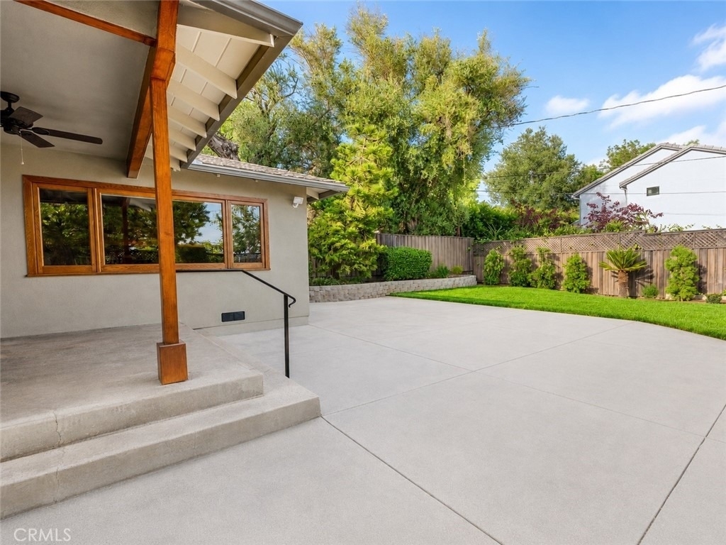 4720 Hayman Avenue - Photo 39