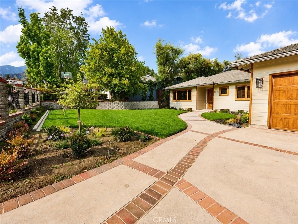 4720 Hayman Avenue - Photo 8