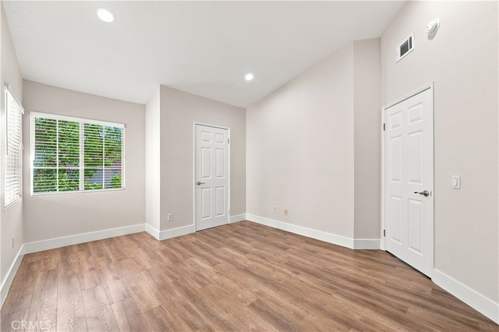 25136 Steinbeck Avenue - Photo 9