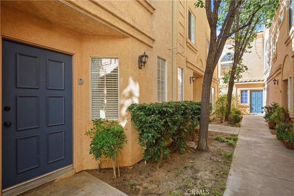 25136 Steinbeck Avenue - Photo 0