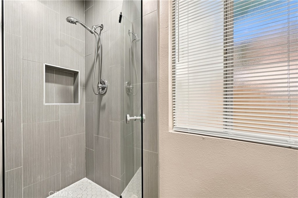 25136 Steinbeck Avenue - Photo 16