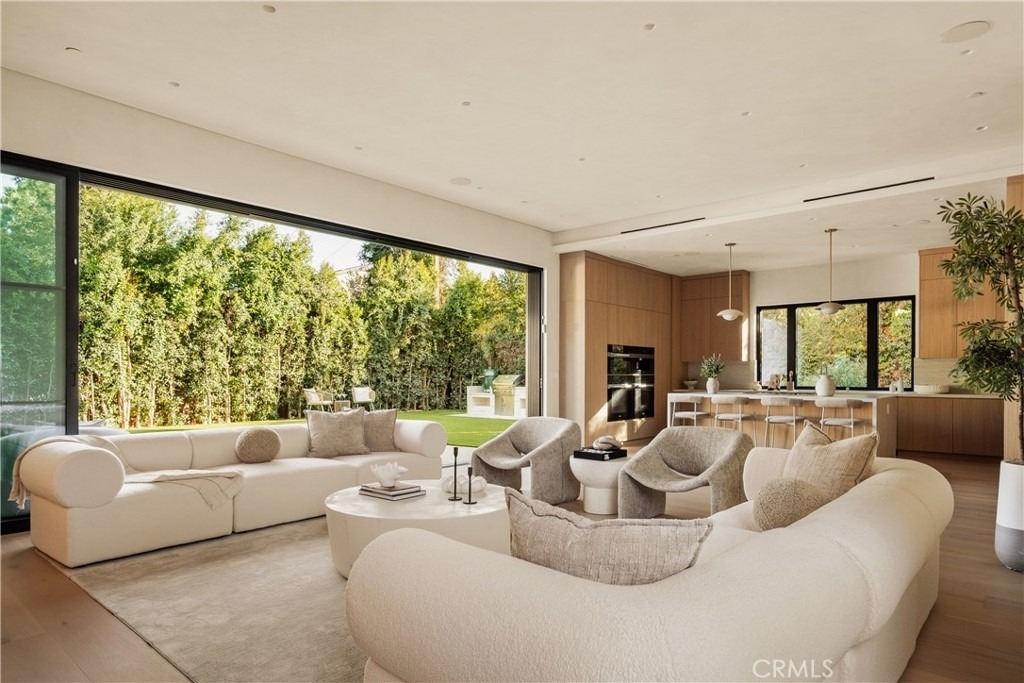 4724 Halbrent - Photo 1