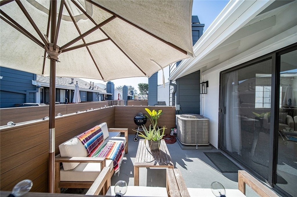 345 Avocado Street - Photo 2