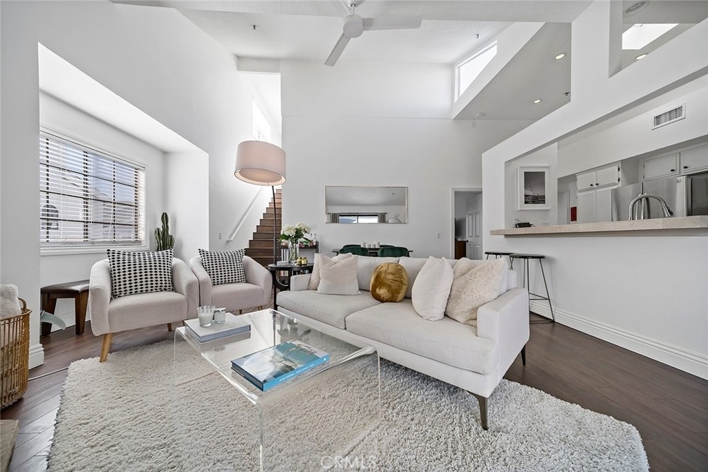 345 Avocado Street - Photo 5
