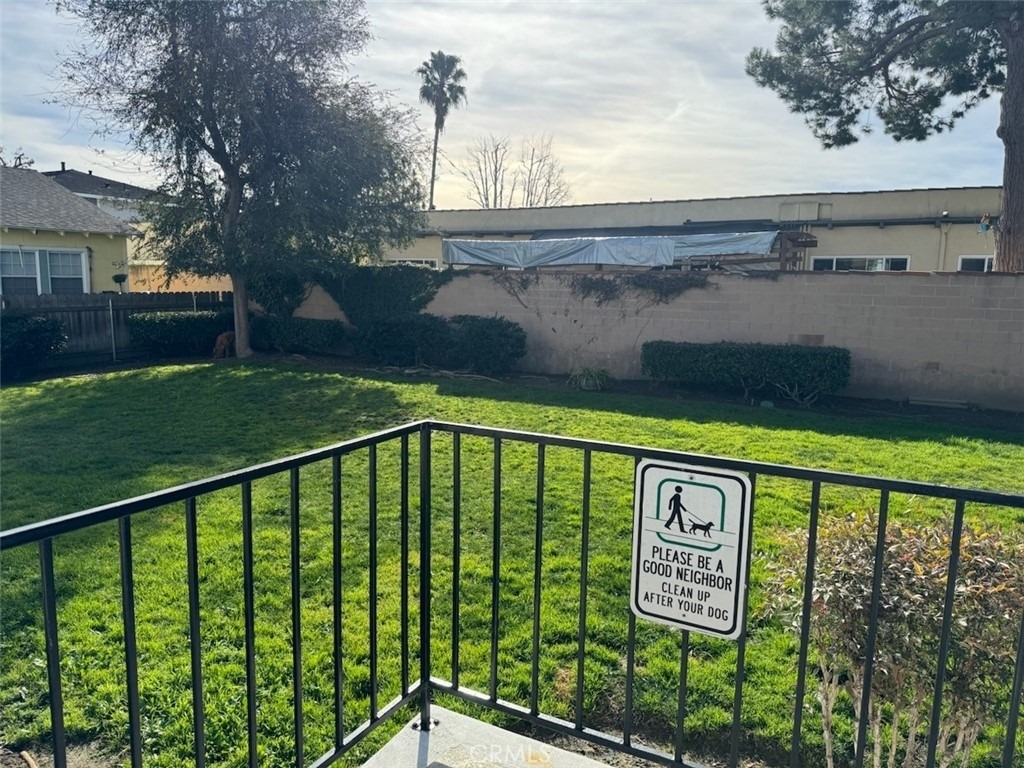 345 Avocado Street - Photo 23