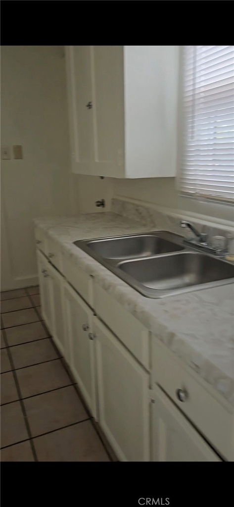 551 W 10th - Photo 4