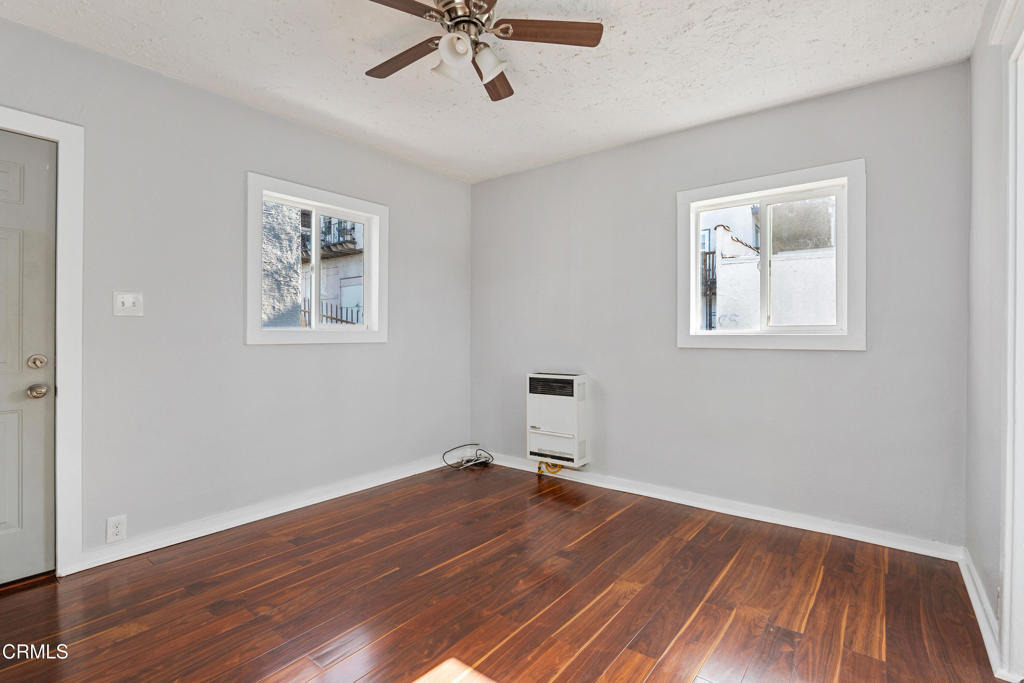1488 W Sunset Boulevard - Photo 2