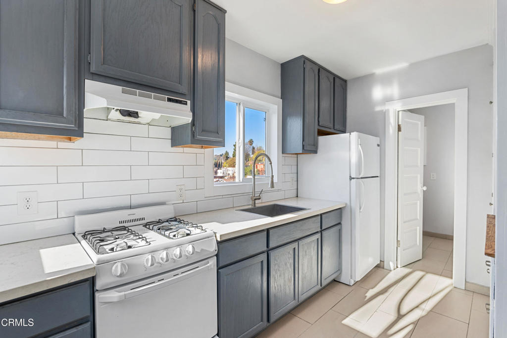1488 W Sunset Boulevard - Photo 6