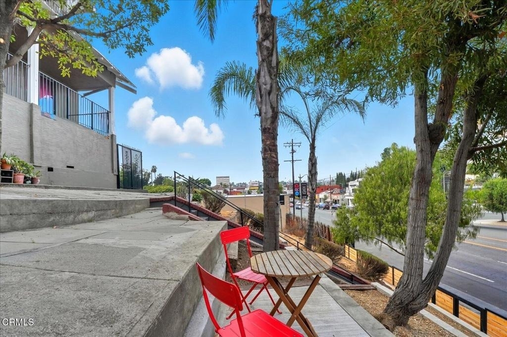 1488 W Sunset Boulevard - Photo 18