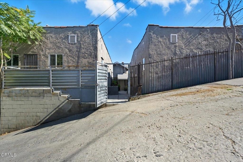 1488 W Sunset Boulevard - Photo 14