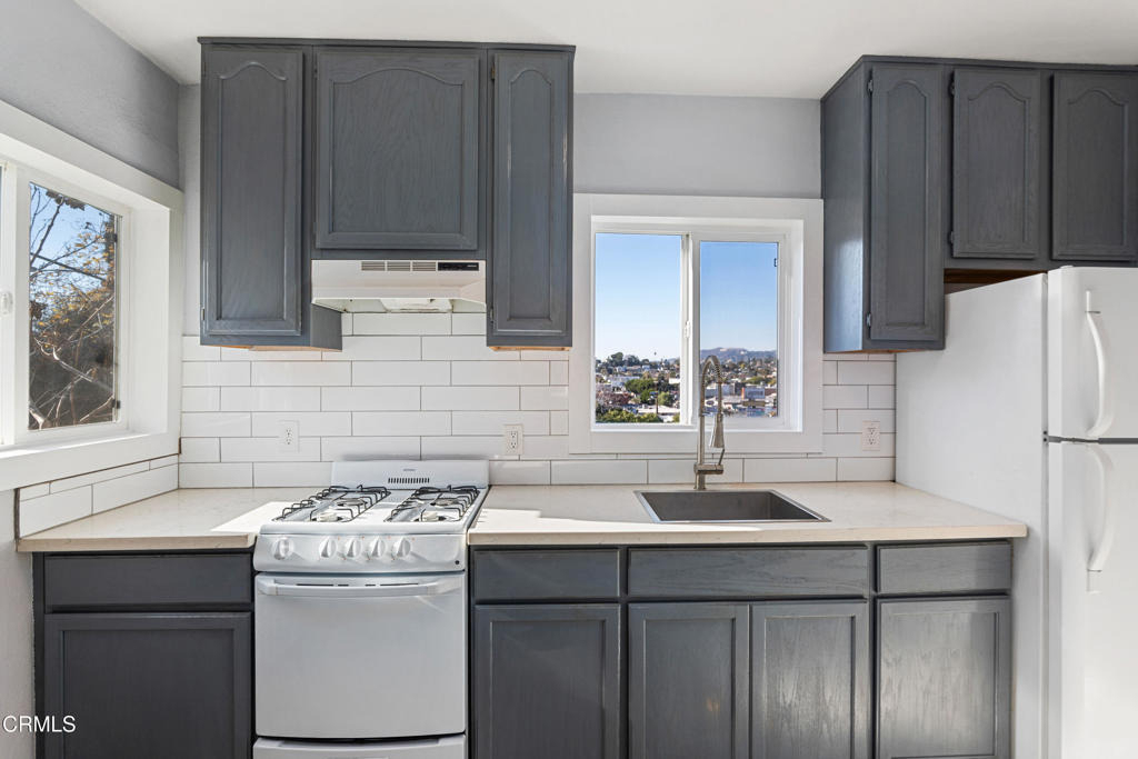 1488 W Sunset Boulevard - Photo 5